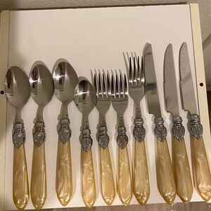 Vintage Bakelite Flatware Set – 10 Pieces – Yellow Swirl with Ornate Collars